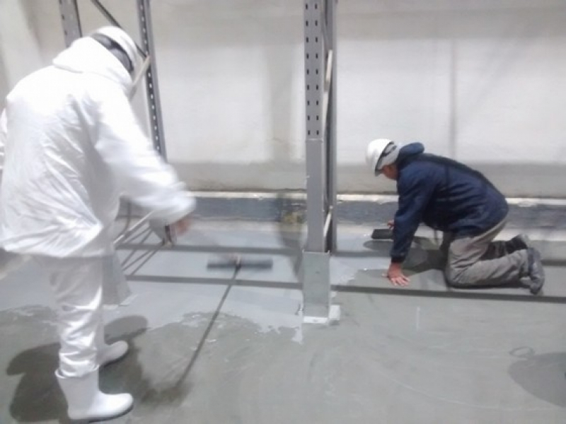 Aplicação de Resina em Epóxi Aplicação de Resina em Epóxi