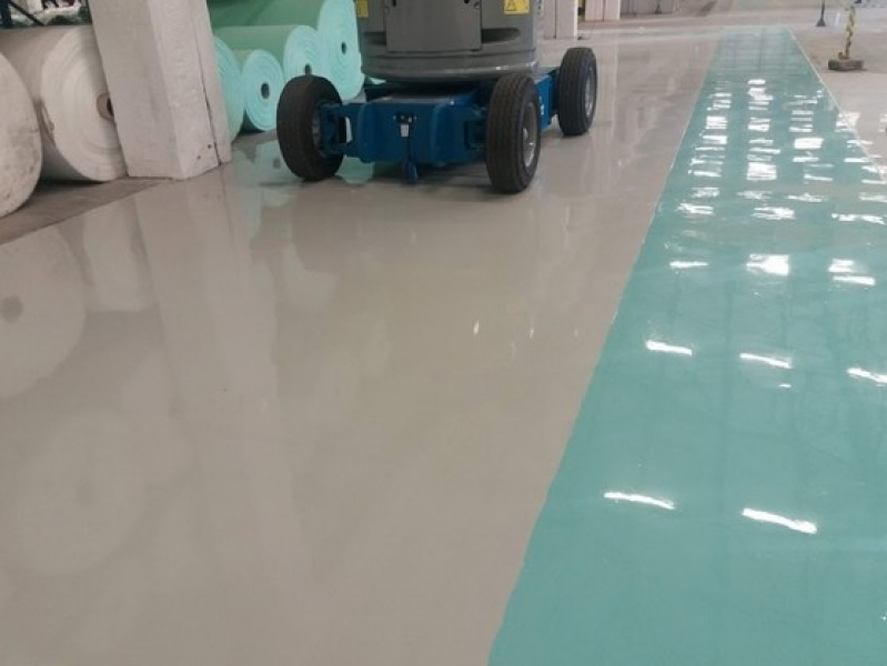 Aplicação de Resina Epóxi em Piso Aplicação de Resina Epóxi em Piso